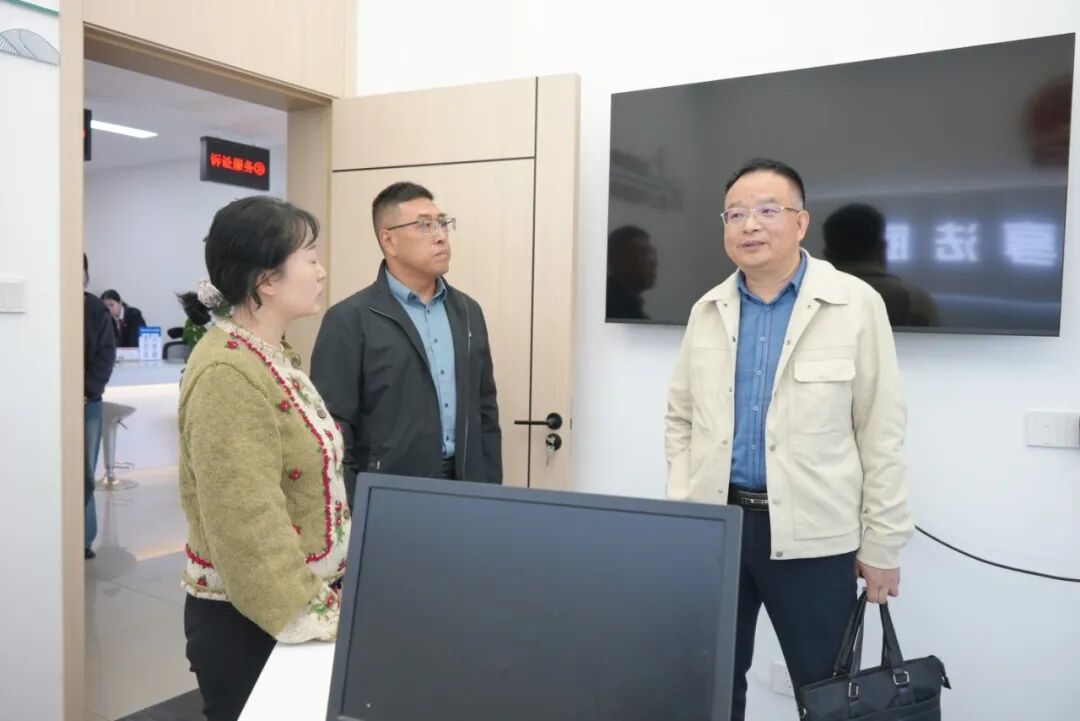 茶韵法度 | 名山区法院党组书记、院长提名人选任泓光到法庭走访调研