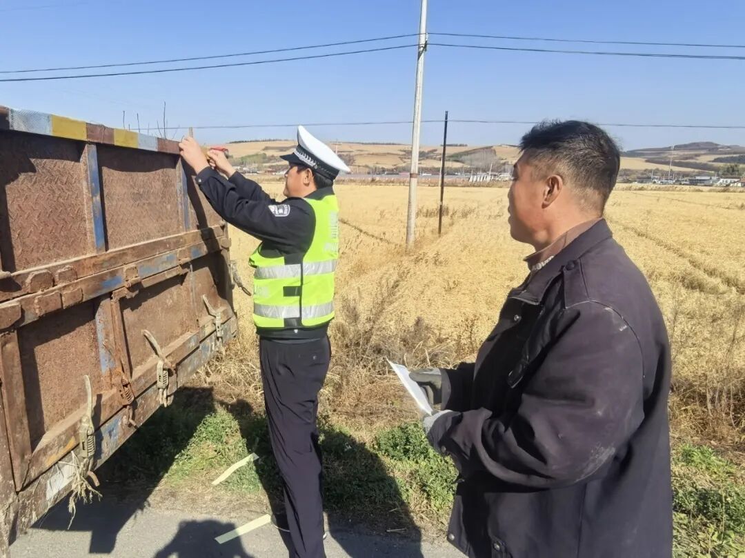 护航秋收｜亮尾工程除隐患 田间宣讲筑防线！龙井交警织密秋收交通安全网