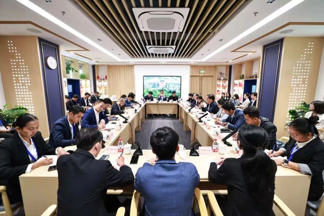 柬埔寨反腐败监控技术能力建设访华团到访上海政协全过程人民民主实践点