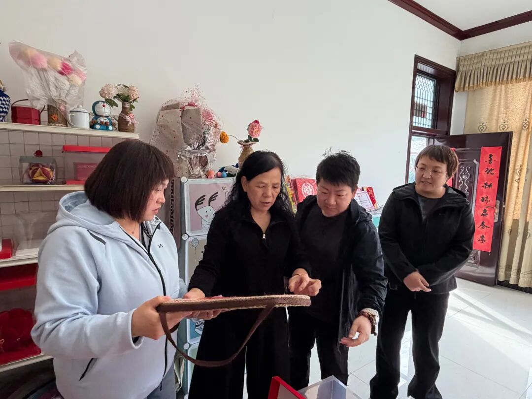 巧手盘活小院经济 巾帼编织幸福生活｜乡宁县妇联调研光华镇湾里村玉米皮手工编织产业