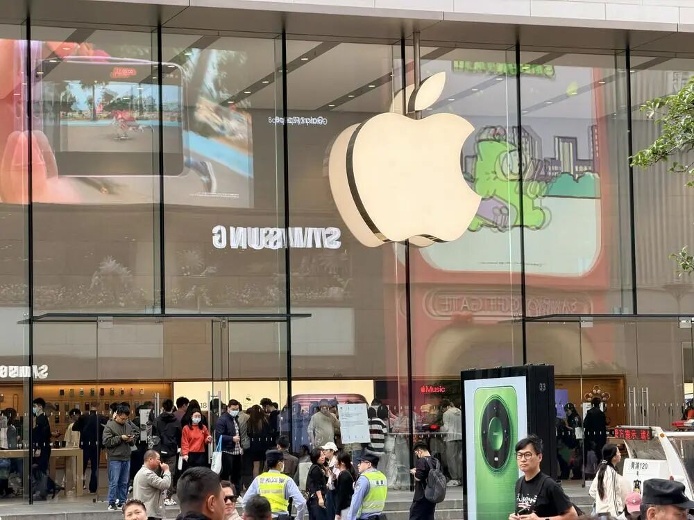 开售首日，iPhone Duo溢价“大跳水”