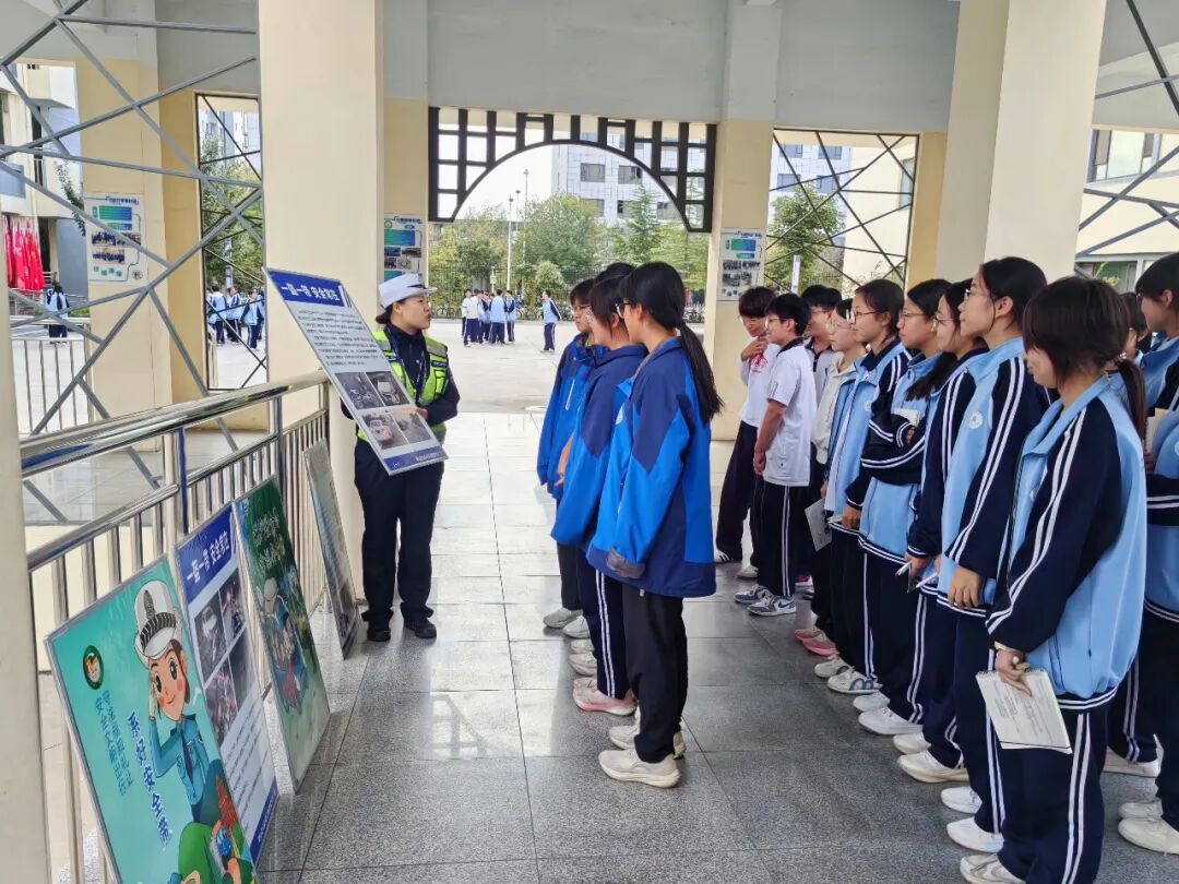 交通安全宣传进校园 守护平安上学路
