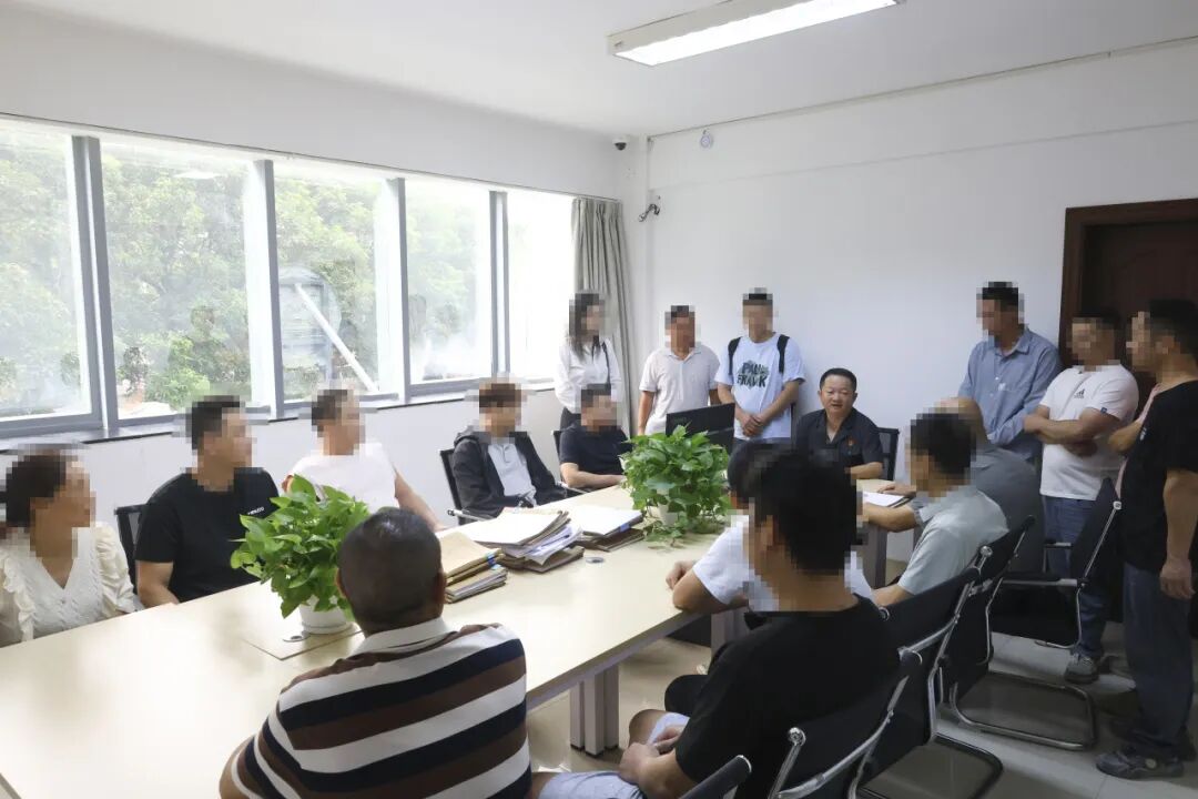 欠薪到账那天，68个家庭笑了