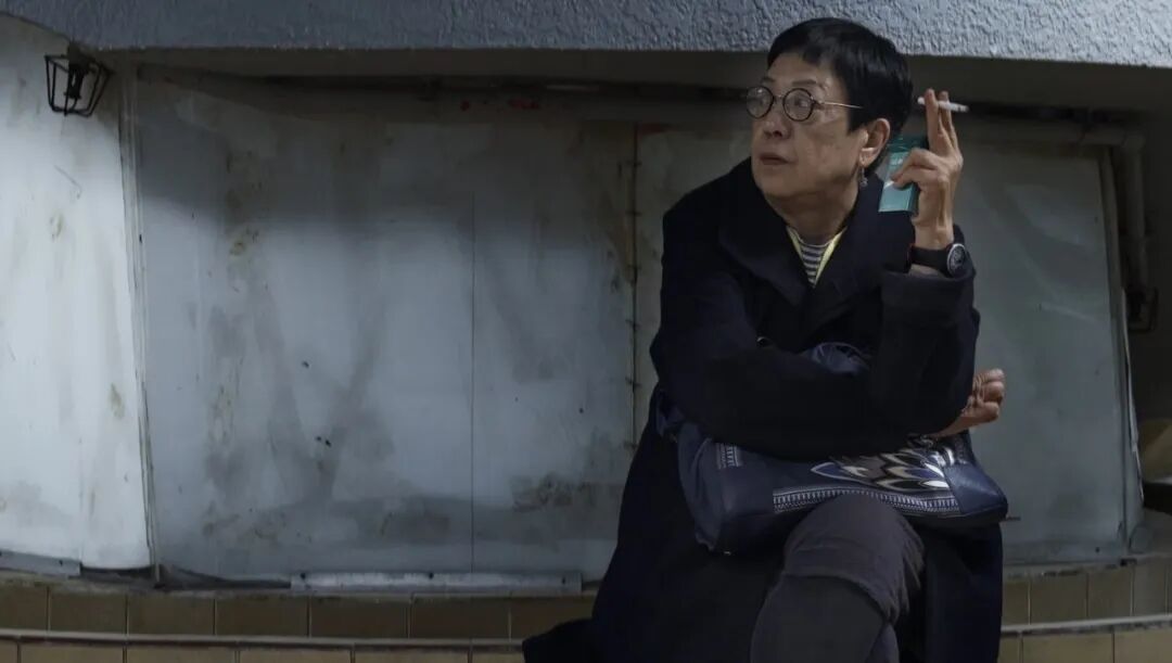 79岁许鞍华再获大奖：为软弱的人拍电影，比拍英雄更