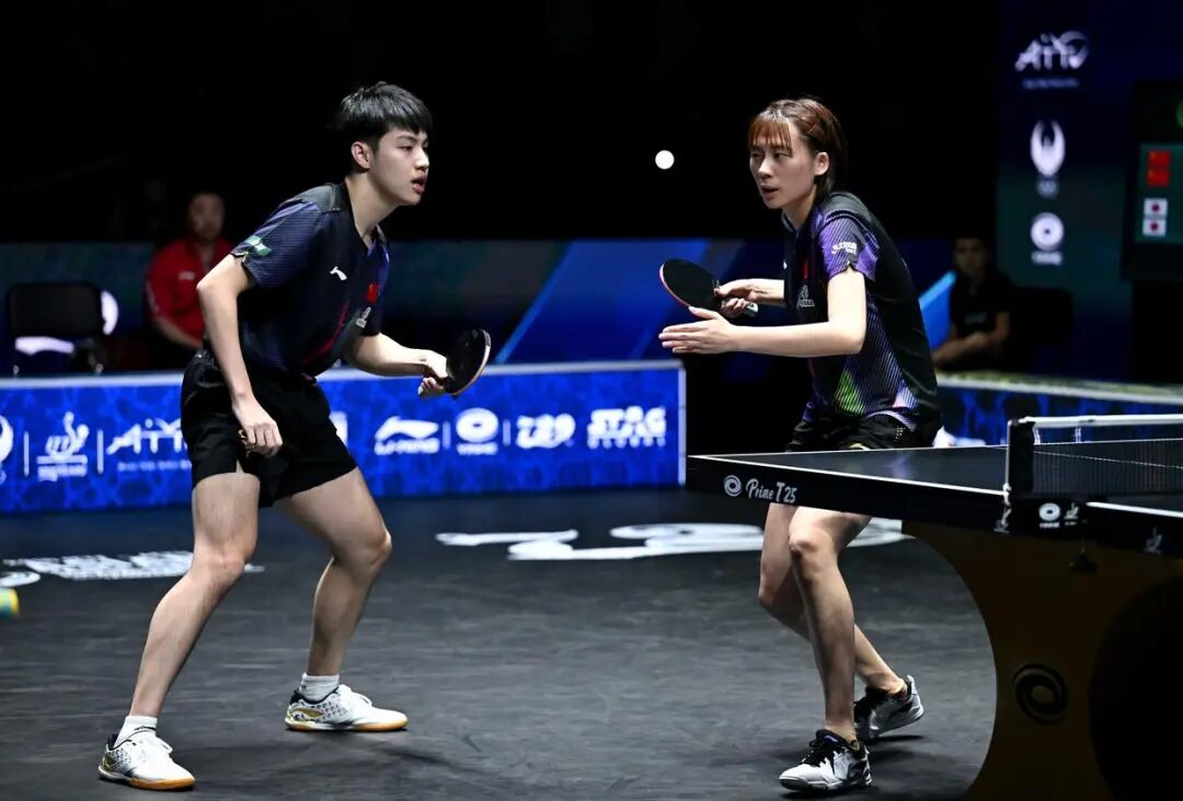 乒乓球亚锦赛：国乒黄友政/陈熠2比3不敌日本选手松岛辉空/张本美和，混双遗憾摘银；国乒男女双打均进8强
