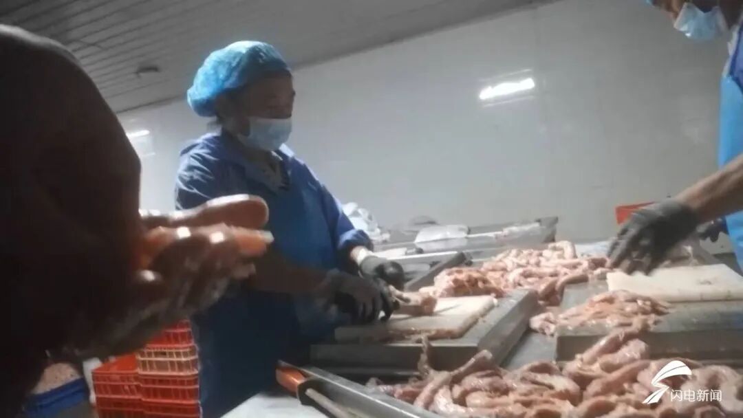 多家工厂被曝用鸡脖泥做馅料，撒尿牛丸“牛肉味纯靠牛肉膏”？厂家提醒：馅制品少吃