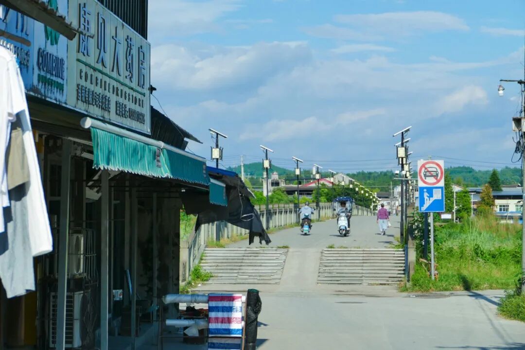 十年踏遍成都乡镇,他把老街留在镜头里