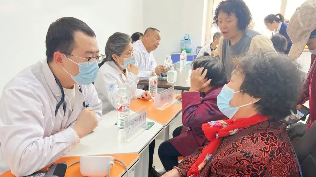 梅里斯人看病就医更方便了！