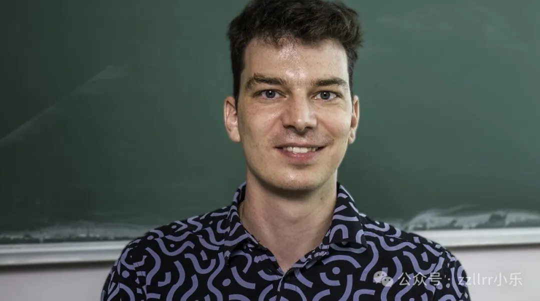 2026年KlarText科学传播奖数学方向授予尤利安・芒戈特（Julian Mangott）因其科普文章《借助数学更快研发药物》