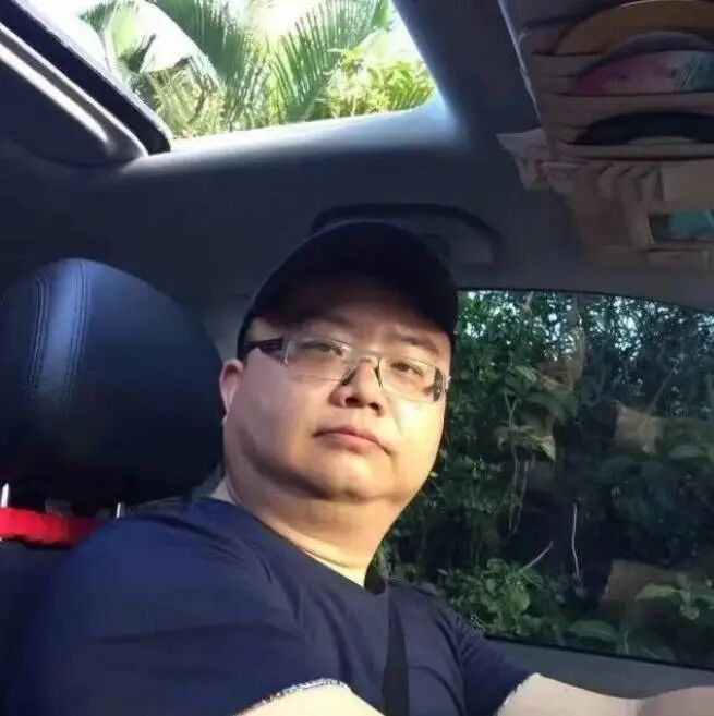 反诈博主“徽剑”遭百万元买凶杀害，律师解读主犯为何没被判死刑“立即执行”；“徽剑”朋友：发现遗体当天，我还在联系他