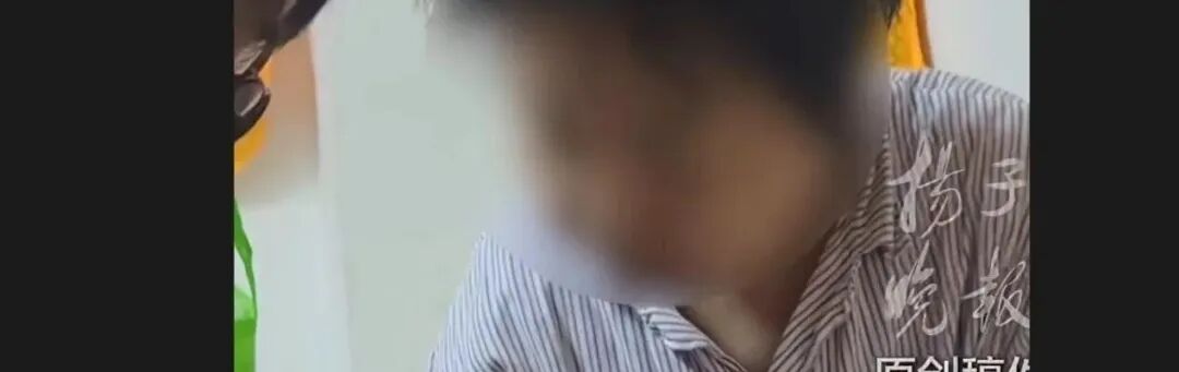 李玉刚自曝幼年曾遭乡里恶霸欺凌，早年男扮女装不敢跟家里说，首谈创业失败因重人情；父亲和姐姐同年去世，年初已决定归隐山林，远离都市