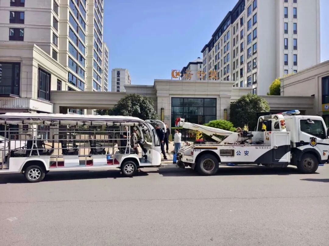 安徽淮北一学生之家购买景区观光车接送学生，警方通报：车辆扣留，对驾驶员、学生之家经营者立案调查