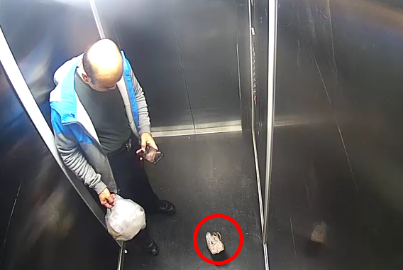 山东一派出所副所长电梯里捡到5万元现金，立即送到附近的派出所，警察叔叔：“有时候，我也挺想报警的”